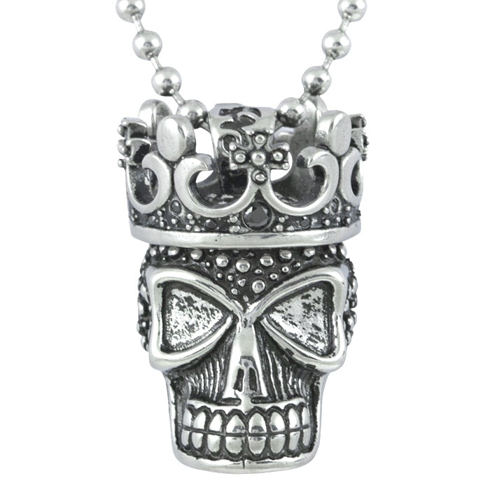 skull with crown necklace